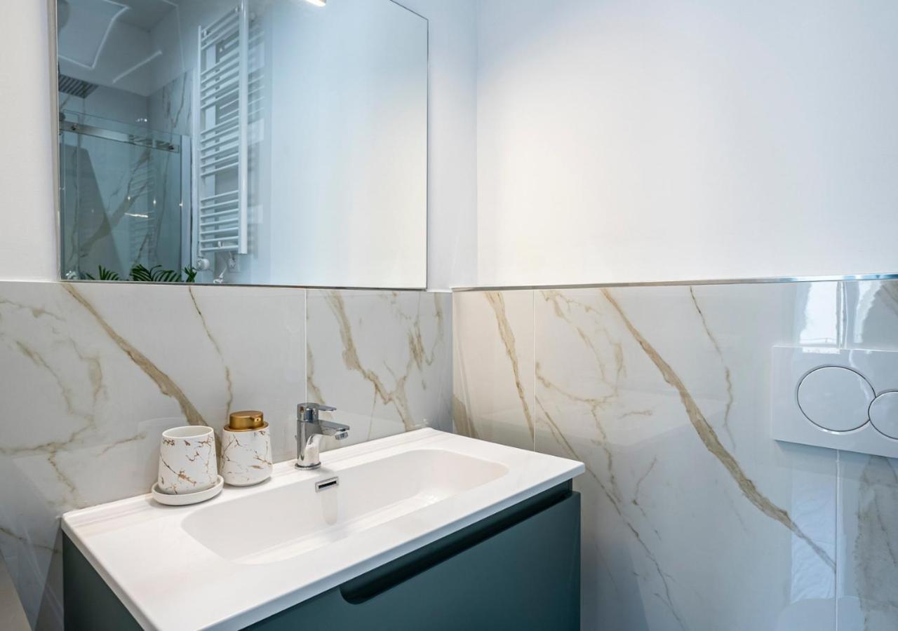 Apartamento S.m.n-centro Bf48 Luxury Living With Balcony