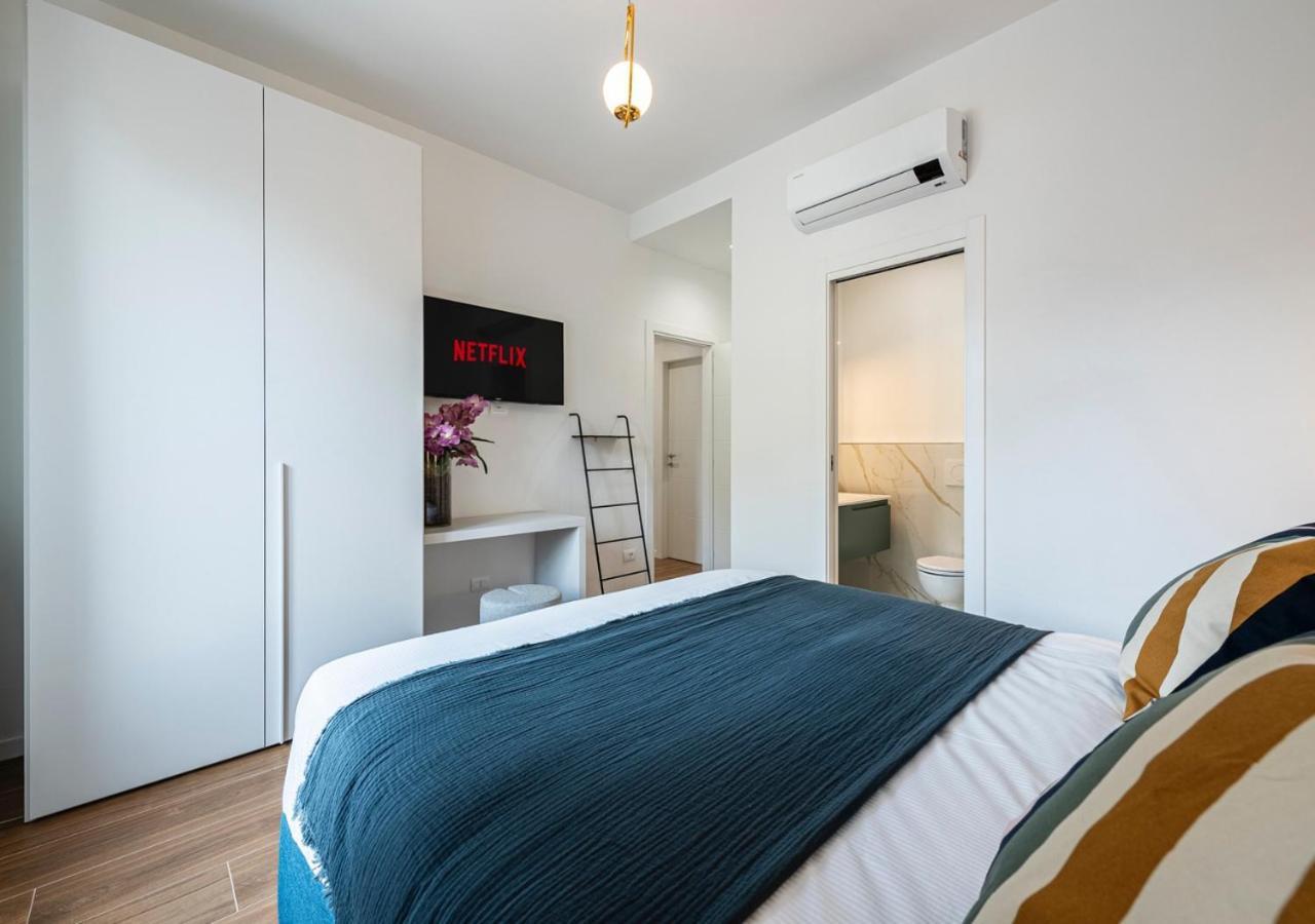 S.m.n-centro Bf48 Luxury Living With Balcony