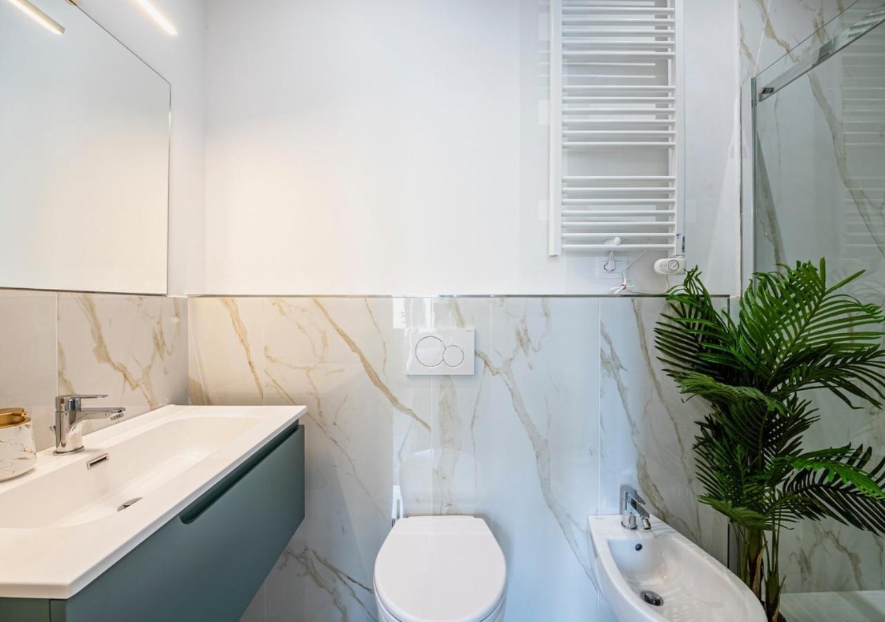 S.m.n-centro Bf48 Luxury Living With Balcony *